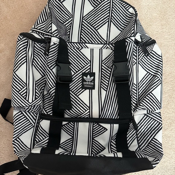 SOLD - Adidas Original Campus Backpack NEW - Picture 2 of 7